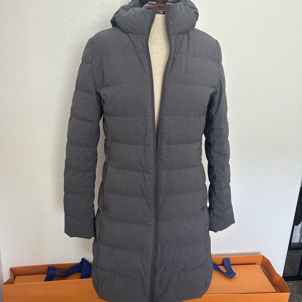 Uniqlo Women's Gray Hooded Puffer Coat